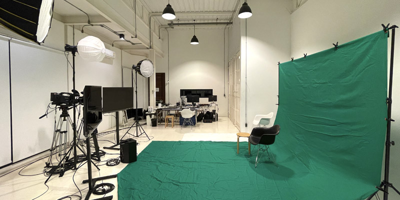 x1 studio ห้องทำงาน Graphic Designer ก็มีพื้นที่ว่างพร้อมใช้งาน